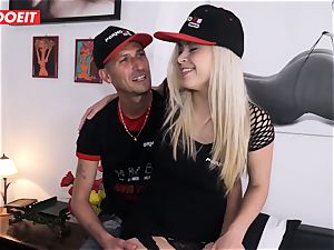 blond stunner Gets plowed hard-core on casting sofa